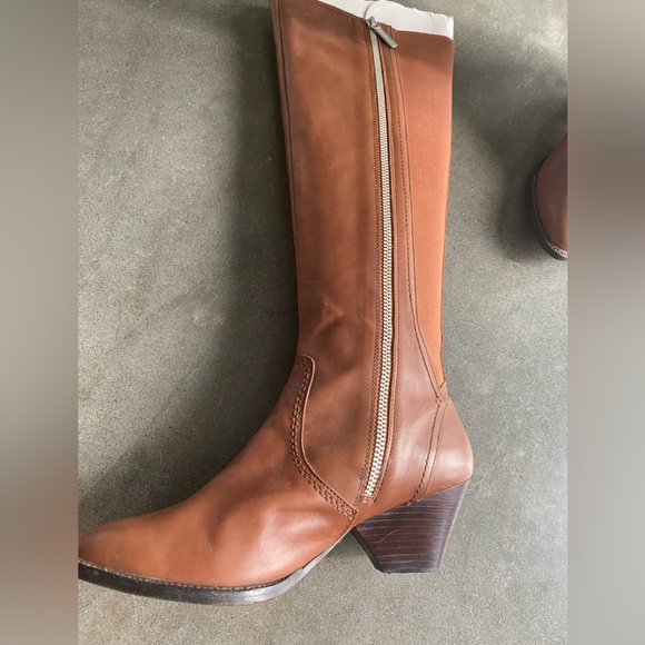 New knee length leather boots - Picture 5 of 8